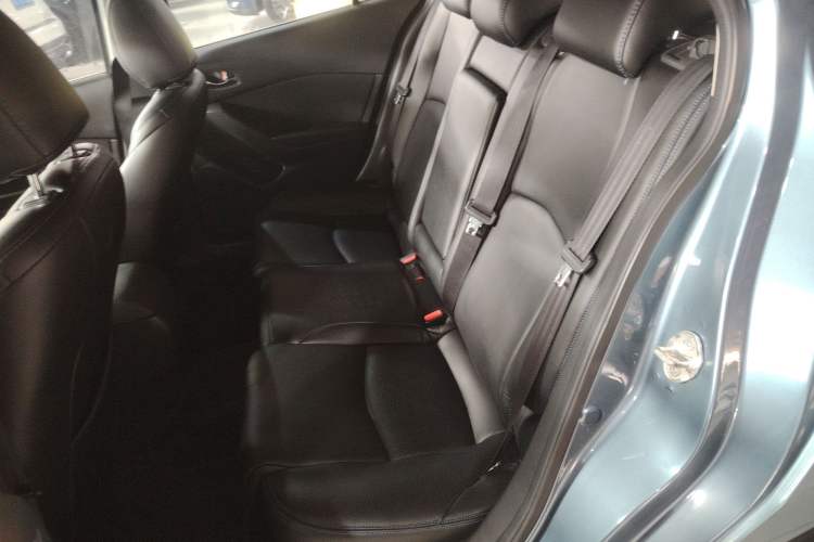 Used Mazda Mazda 3 Axela 2016 Hatchback 1.5L Automatic Comfort Model