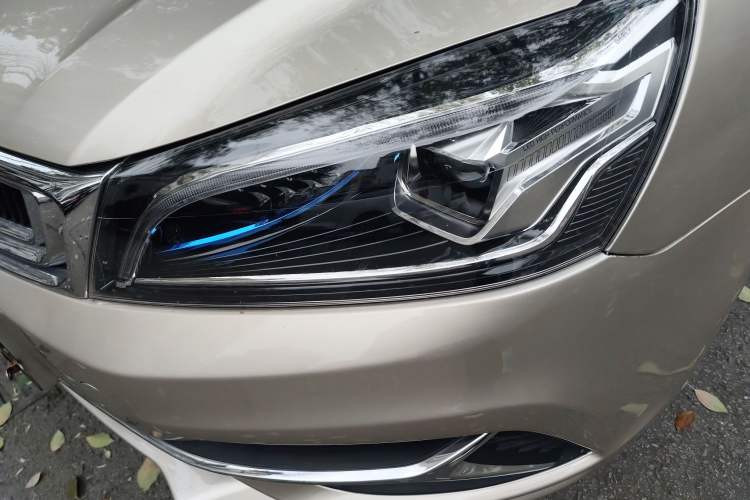 Used Geely Auto Emgrand 2019 Leading Edition 1.5L CVT Upward-Connected Model China VI Standard