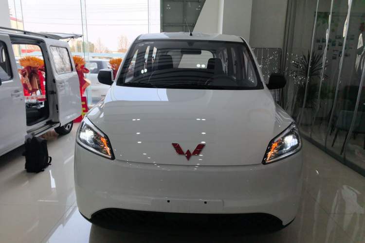 Used Wuling Hongguang New Energy 2024 All-Electric Model 300KM Practical Version
