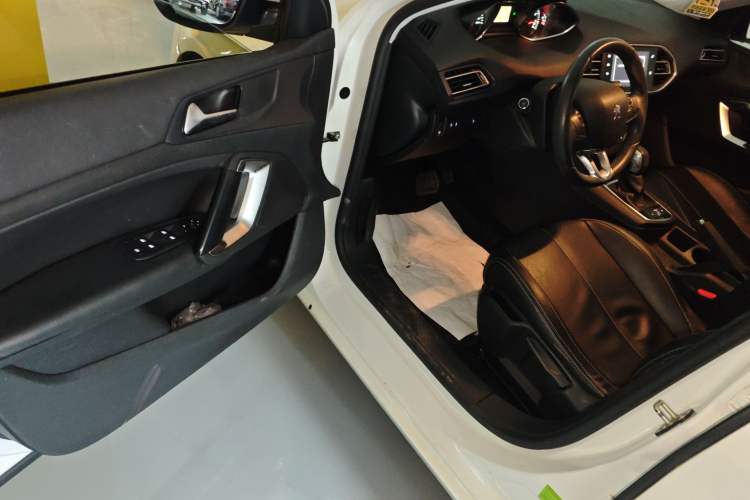 Used Peugeot 308S 2015 1.2T Automatic Jingchi Edition
