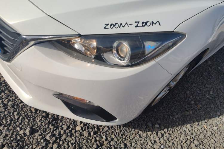 Used Mazda Mazda 3 Axela 2014 Sedan 1.5L Manual Comfort Model