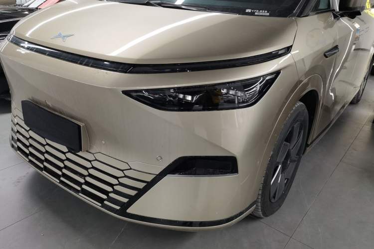 Used XPeng X9 2024 702 Ultra-Long Range Pro
