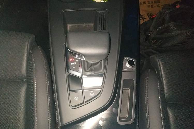 Used Audi A4L 2022 40 TFSI Luxury Dynamic Model
