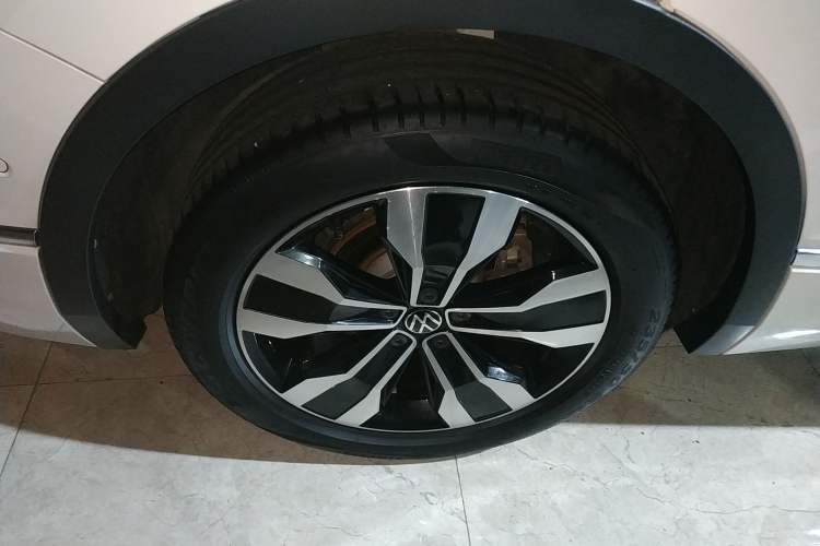 Used Volkswagen Tiguan L 2022 330TSI Automatic Two-Wheel Drive R-Line Enhanced Edition
