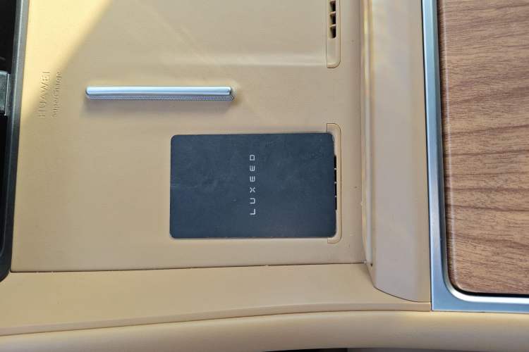 Used Hima Luxeed R7 2024 All-Electric 736 km Ultra
