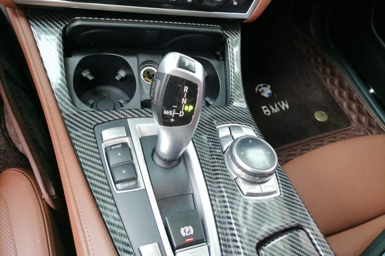 Used BMW 5 Series 2014 535Li Leading Model
