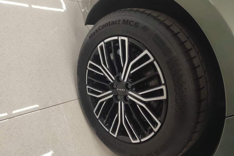 Used Zeekr 001 2025 WE Edition 95 kWh All-Wheel Drive
