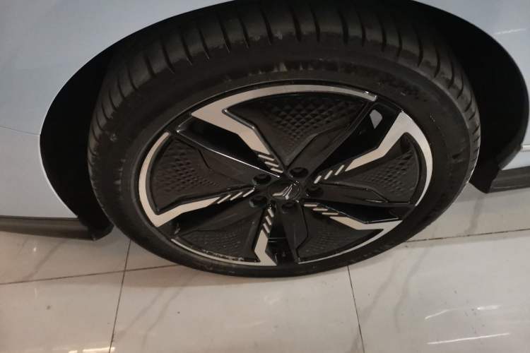 Used VOYAH PASSION 2023 Four-Wheel Drive Standard Edition
