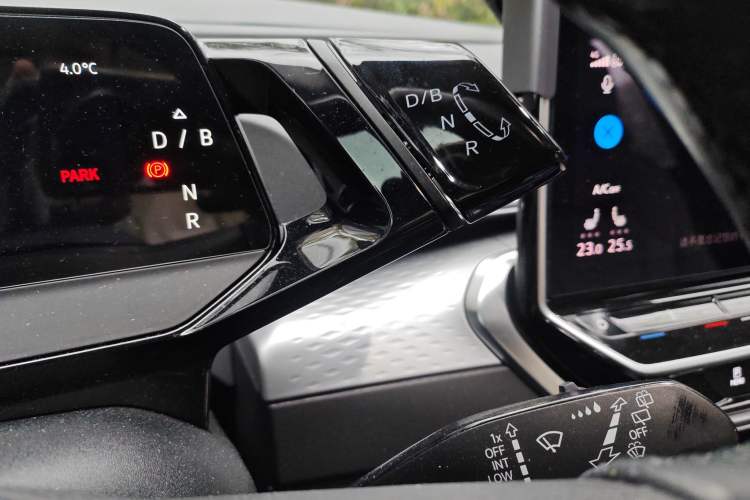 Used Volkswagen ID.6 X 2022 Smart Enjoyment Long-Range Edition