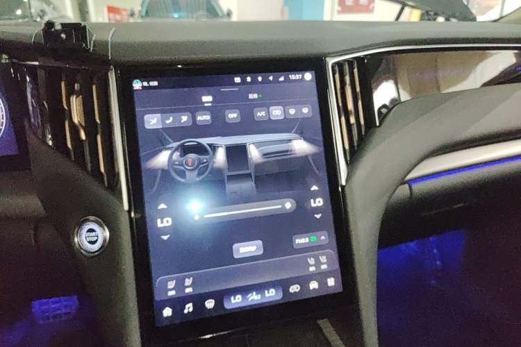 Used Hongqi HS7 PHEV 2024 2.0T PHEV Four-Wheel Drive Flagship Edition 6 Seats
