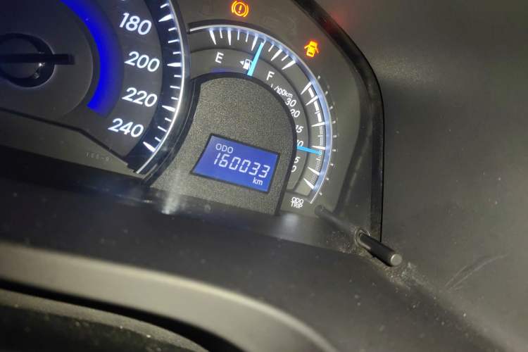 Used Toyota Camry 2016 2.0G 10th Anniversary Leading Edition
