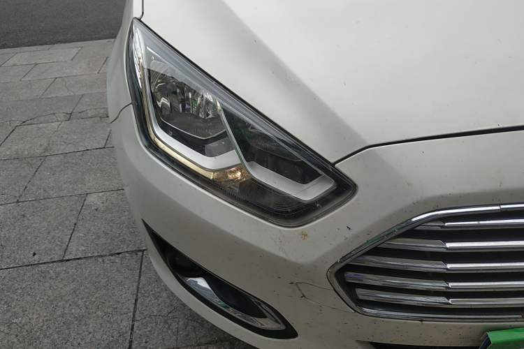 Used Ford Escort 2015 1.5L Automatic Fashion Model
