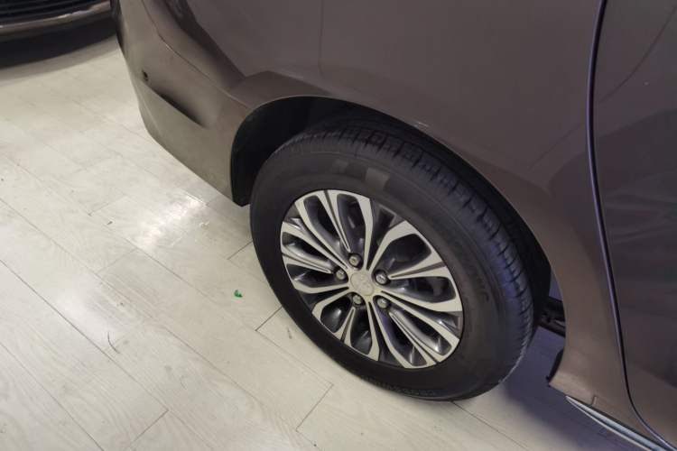 Used Buick GL8 2023 Land Executive Class Deluxe Model