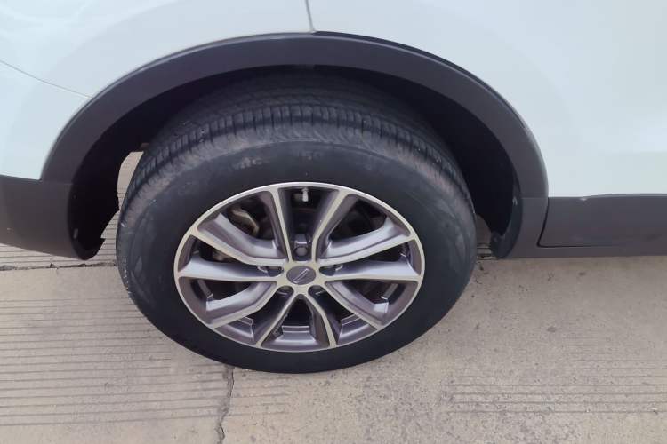 Used Geely Auto Emgrand X7 Sport 2021 Million Edition 1.8TD DCT Two-Wheel Drive Luxury Model
