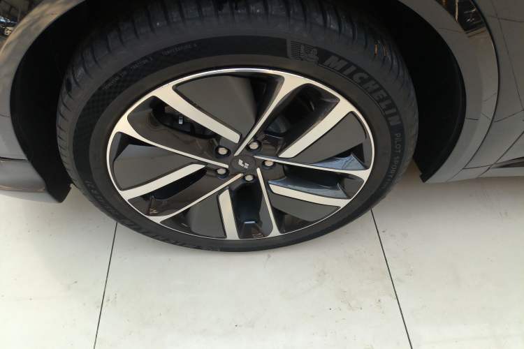 Used Li Auto L9 2022 Max model