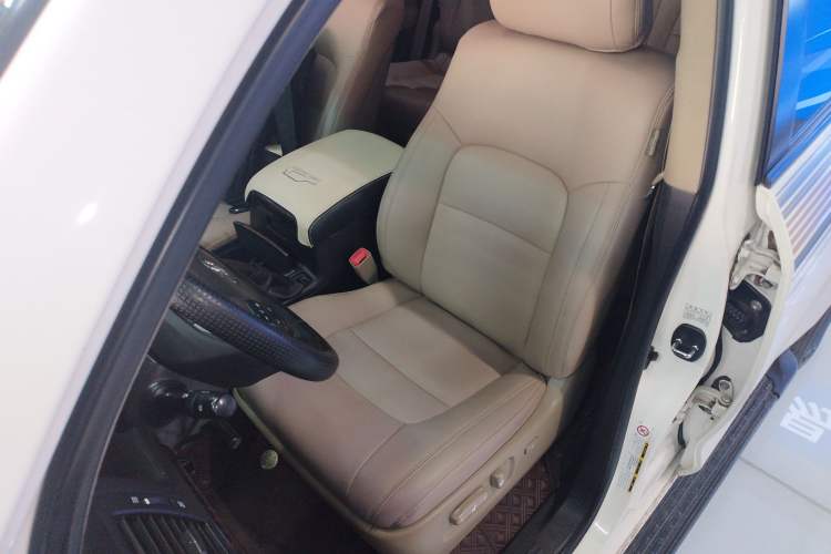 Used Toyota Land Cruiser 2010 4.0L Automatic VX
