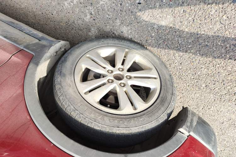 Used Oshan CX70 2016 1.6L manual Comfort trim level
