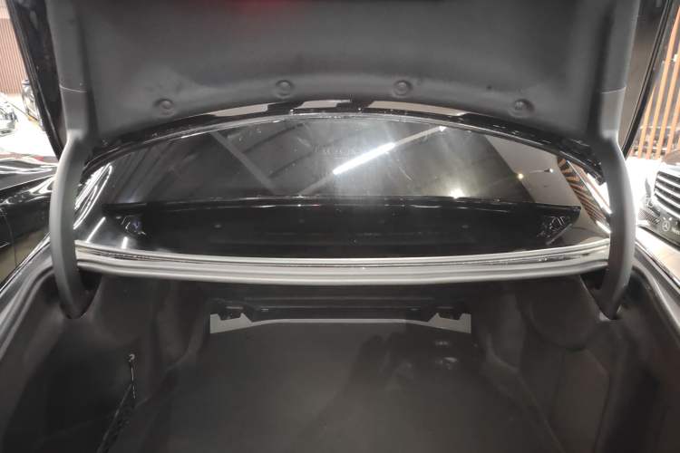 Used Mercedes-Benz E-Class 2018 Restyled E 300 L Sport Luxury Edition
