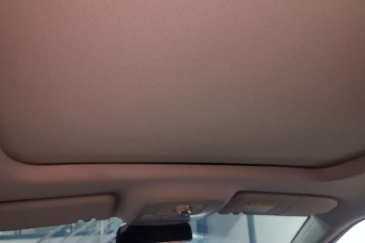 Used Roewe RX5 2019 20T Two-Wheel Drive Automatic Ali Smart Connectivity Platinum Edition
