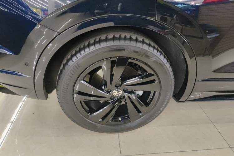 Used Volkswagen Touareg 2021 3.0 TSI Luxury Edition Black Diamond Sport Package
