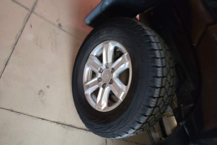 Used SAIC MAXUS T60 2017 2.0T Gasoline Automatic Two-Wheel Drive High-Ride Elite Standard Cabin