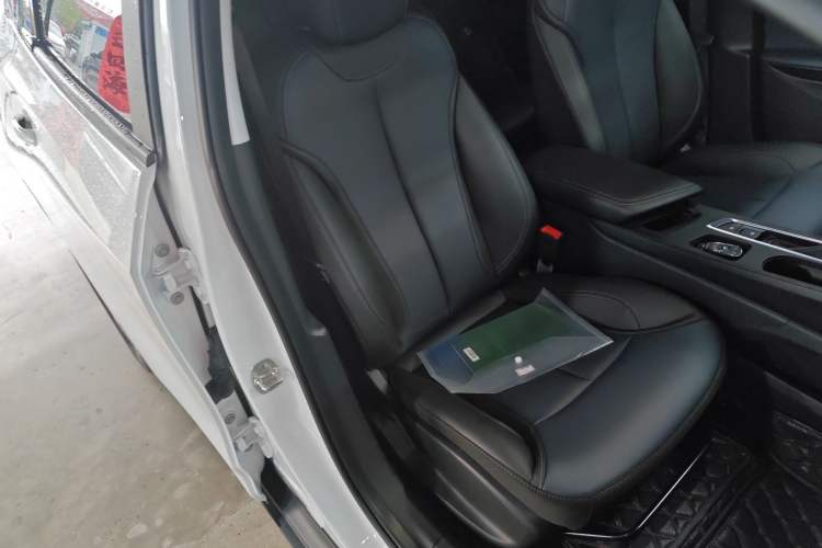 Used Buick Velite 6 2024 450km Range Commuter Version
