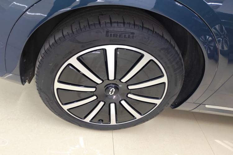 Used Hima AITO M9 2024 All-Electric Ultra Version 100 kWh 6-Seater Model
