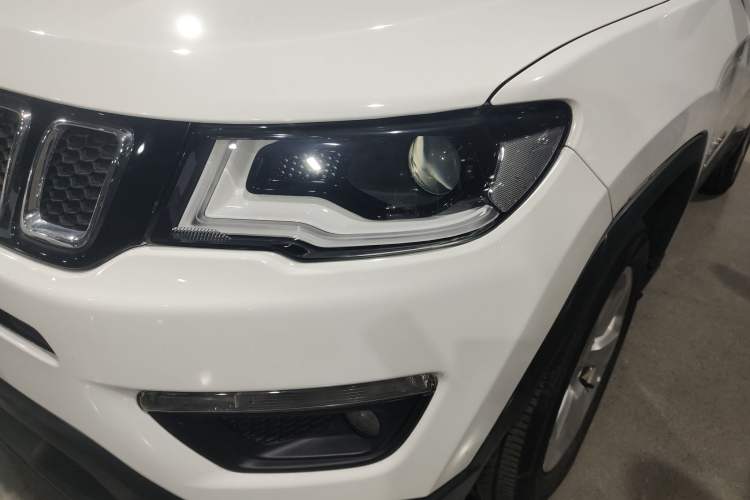 Used  Compass 2017 200T Automatic Family Edition
