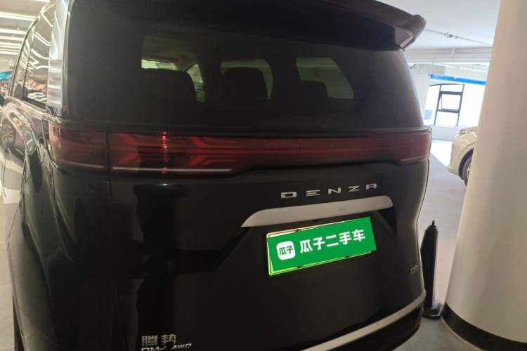 Used Denza D9 2022 DM-i 970 Four-Wheel Drive Flagship Model
