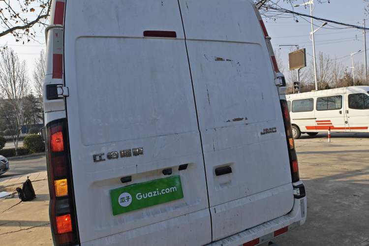 Used JMC Fushun 2022 2.0T Manual Van Short Wheelbase Mid-Height Roof 3-Seater
