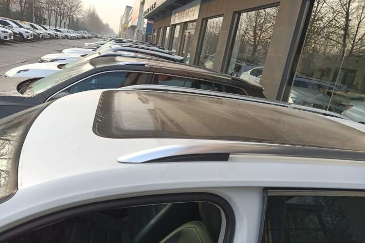 Used Volkswagen Tiguan L 2021 330TSI Automatic Two-Wheel Drive Smart Edition
