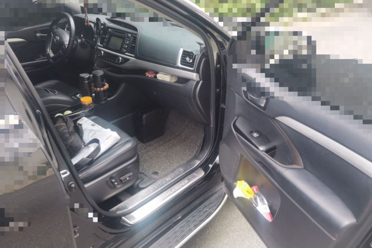 Used Toyota Highlander 2018 2.0T Four-Wheel Drive Luxury Version 7 Seats China VI Standard
