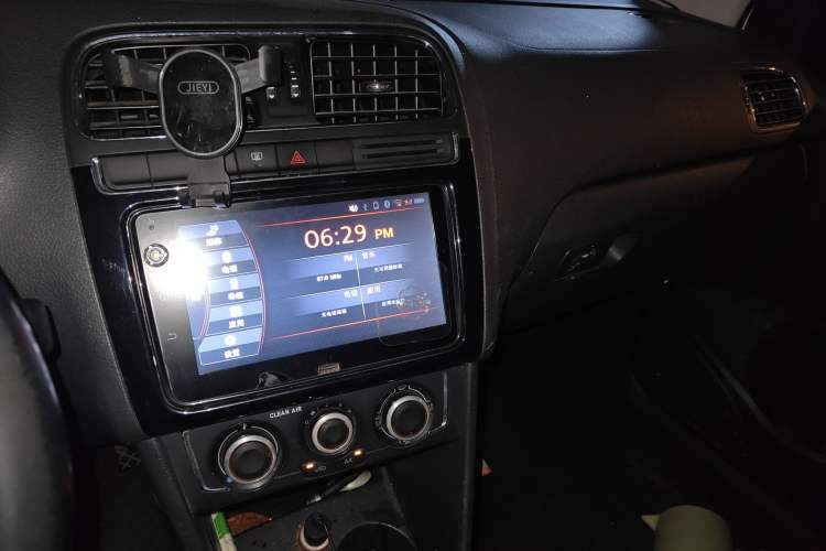 Used Volkswagen Polo 2016 1.6L Automatic Comfort Model
