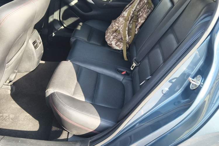 Used Mazda Atenza 2015 2.0L Blue Sky Luxury Edition