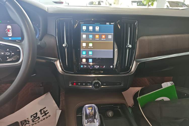 Used Volvo S90 2024 B5 Zhiyuan Luxury Edition
