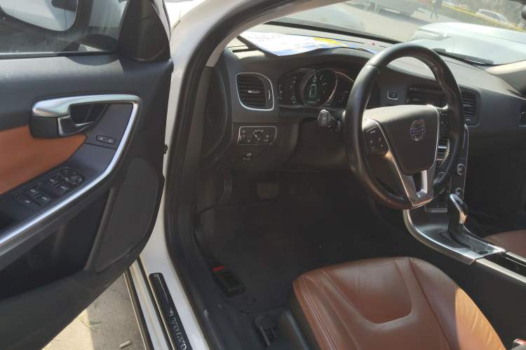 Used Volvo S60 2014 S60L T5 Intelligent Drive Edition
