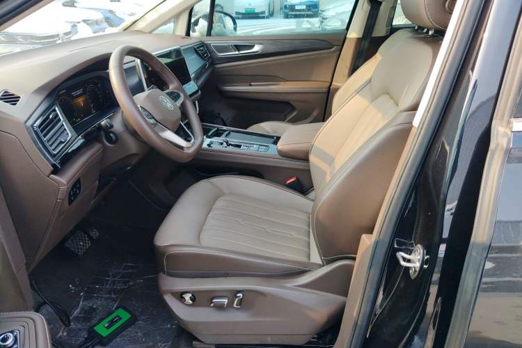 Used Volkswagen Viloran 2024 330TSI Luxury Edition