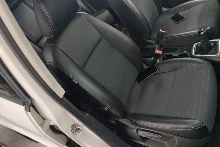 Used Volkswagen Tiguan 2016 300TSI Manual Two-Wheel Drive Trend Edition