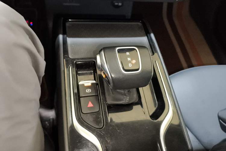 Used Hongqi E-QM5 2022 431 km Charge & Enjoy Edition
