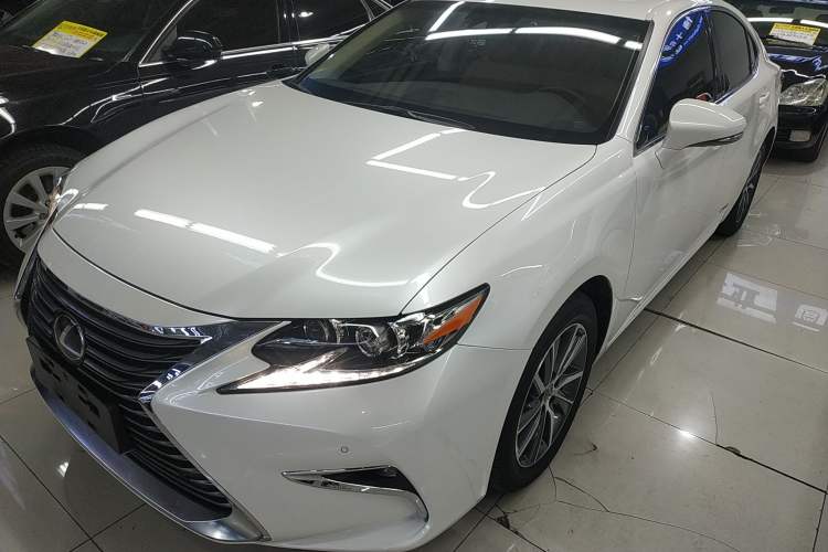 Used Lexus ES 2015 300h Luxury Edition