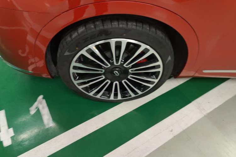 Used Hima AITO M9 2024 Range-Extended Ultra Version 42 kWh 6-Seater Model
