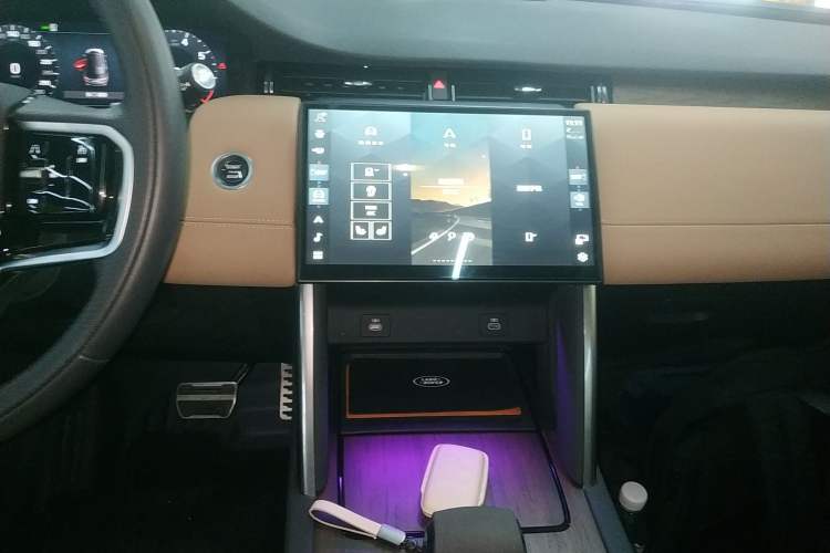 Used Land Rover Discovery Sport 2024 Performance Tech Edition
