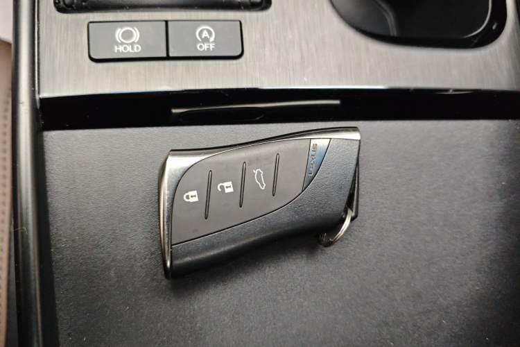 Used Lexus ES 2022 200 Excellence Edition
