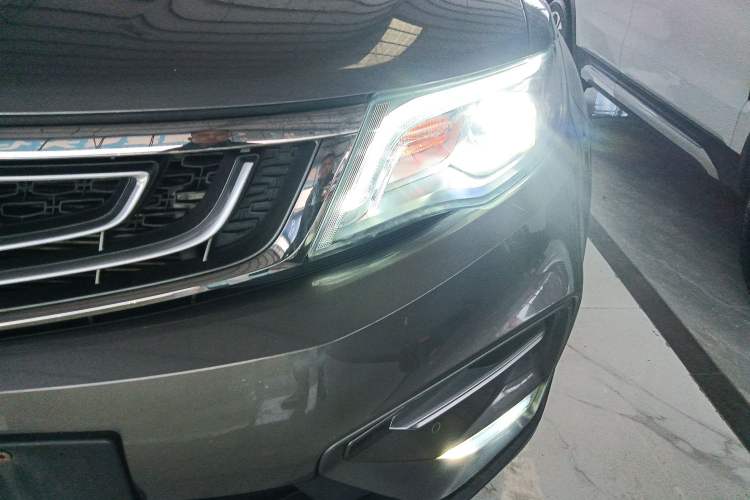 Used Geely Auto Emgrand X7 Sport 2018 1.8TD Automatic Two-Wheel Drive Smart Connect 4G Internet Edition