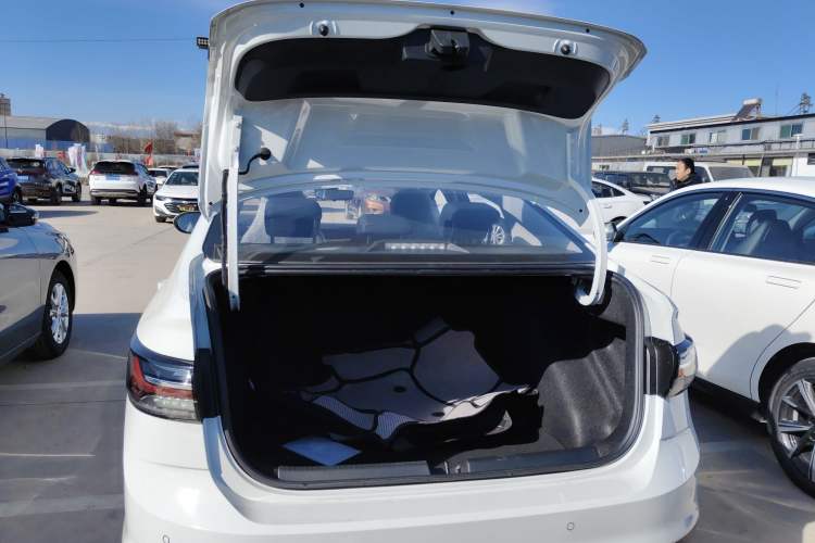 Used Volkswagen Lavida 2025 New Sharp 1.5L Outstanding New Edition
