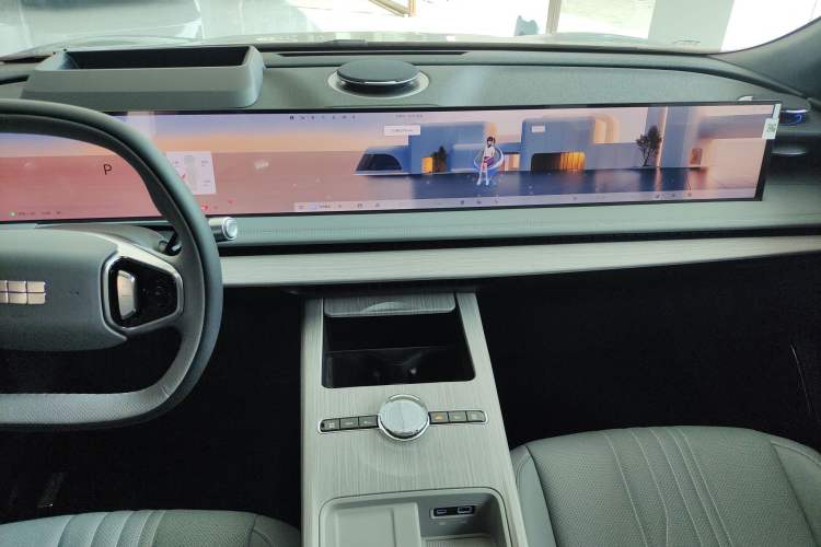 Used Geely Galaxy E8 2024 550 km Range Rear-Drive MAX
