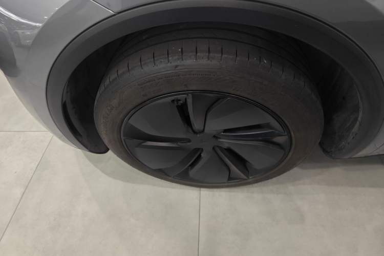 Used Tesla Model Y 2025 Rear-Wheel-Drive Version
