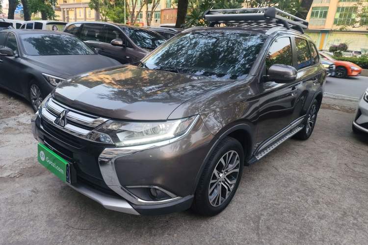 Used Mitsubishi Outlander 2018 2.0L Two-Wheel-Drive Jiale Edition 7-Seater