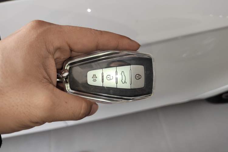 Used Geely Auto Emgrand 2019 Leading Edition 1.5L CVT Luxury Model China VI Standard
