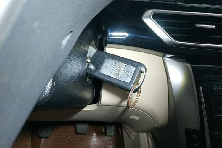 Used Zotye Domy X5 2017 Value Edition 1.6L Manual Comfort Model
